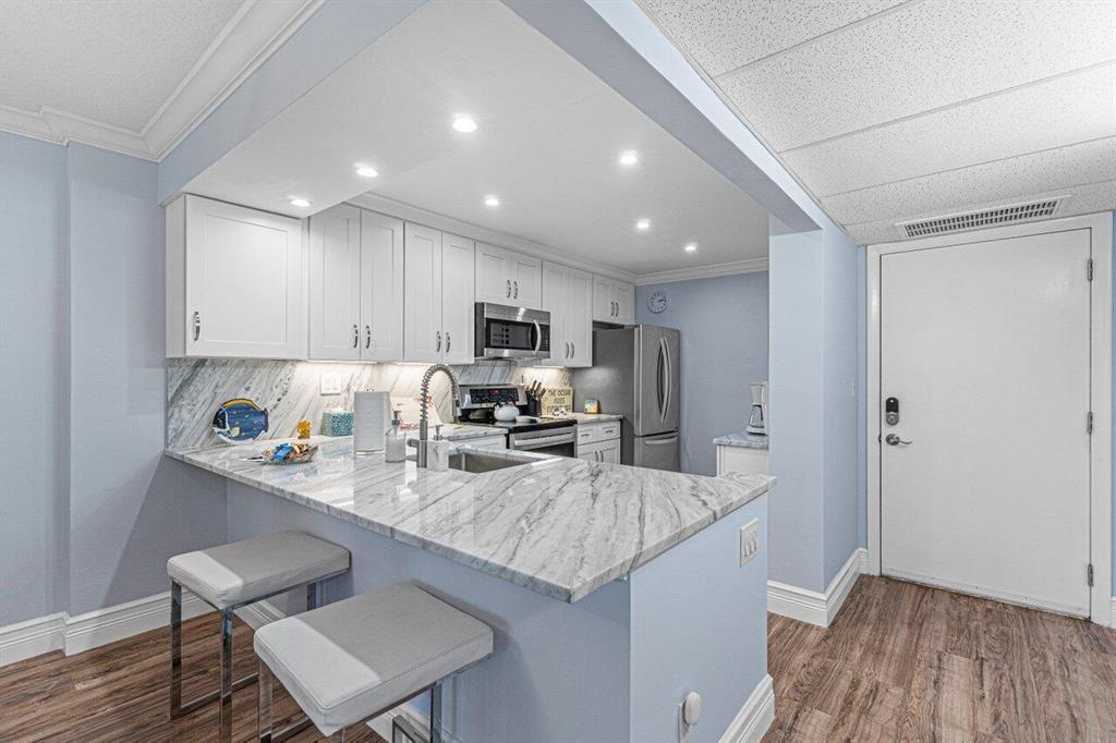 11 Royal Palm Way Unit 203