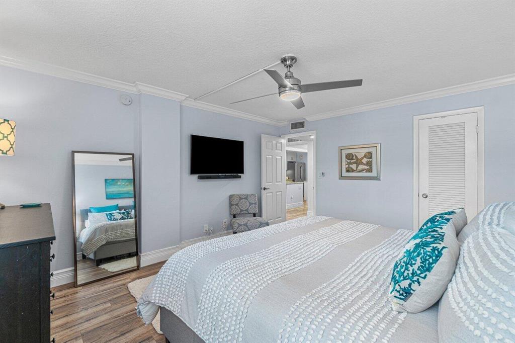 11 Royal Palm Way Unit 203