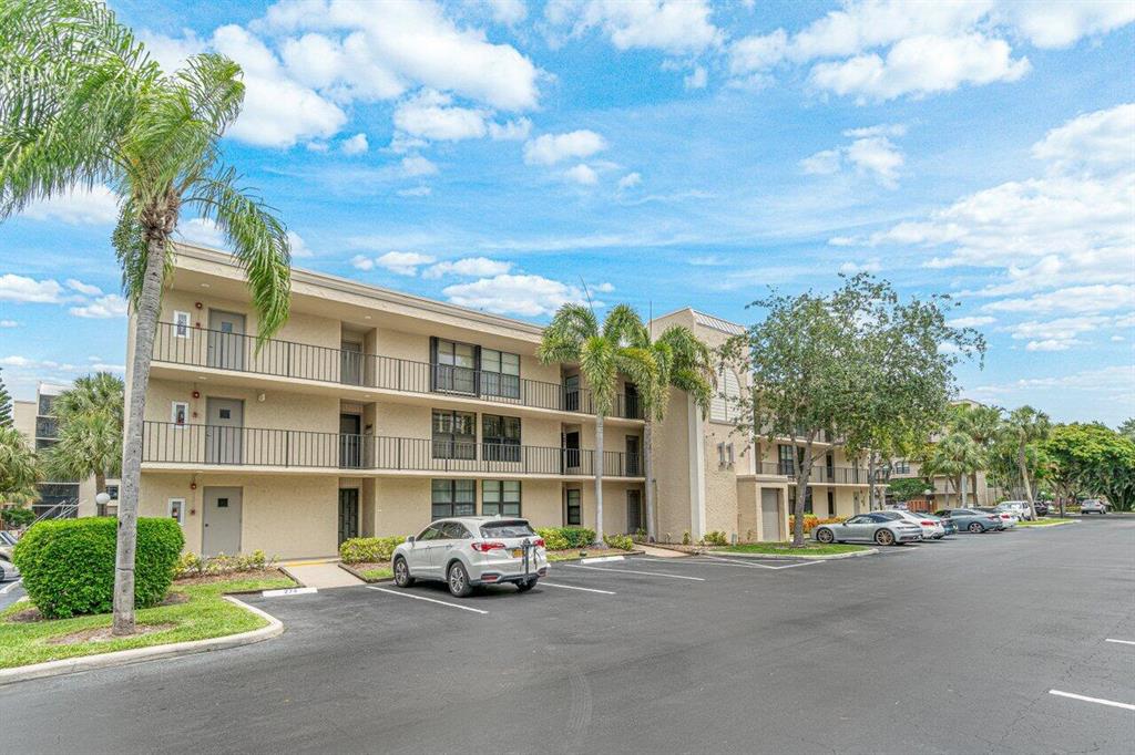 11 Royal Palm Way Unit 203