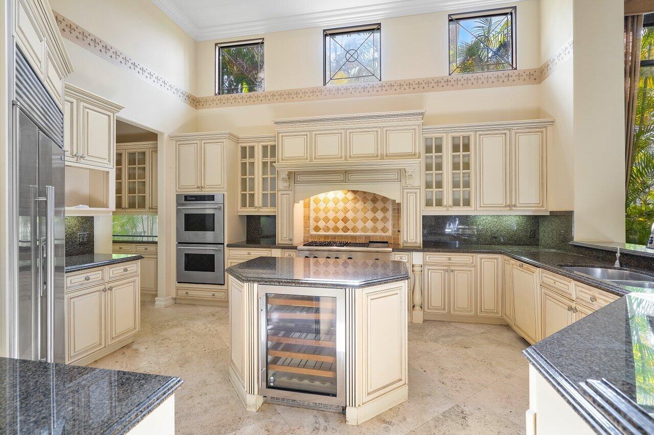 5975 Vintage Oaks Circle