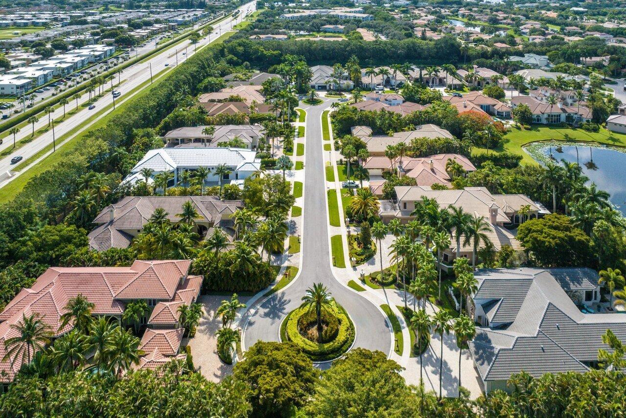 5975 Vintage Oaks Circle