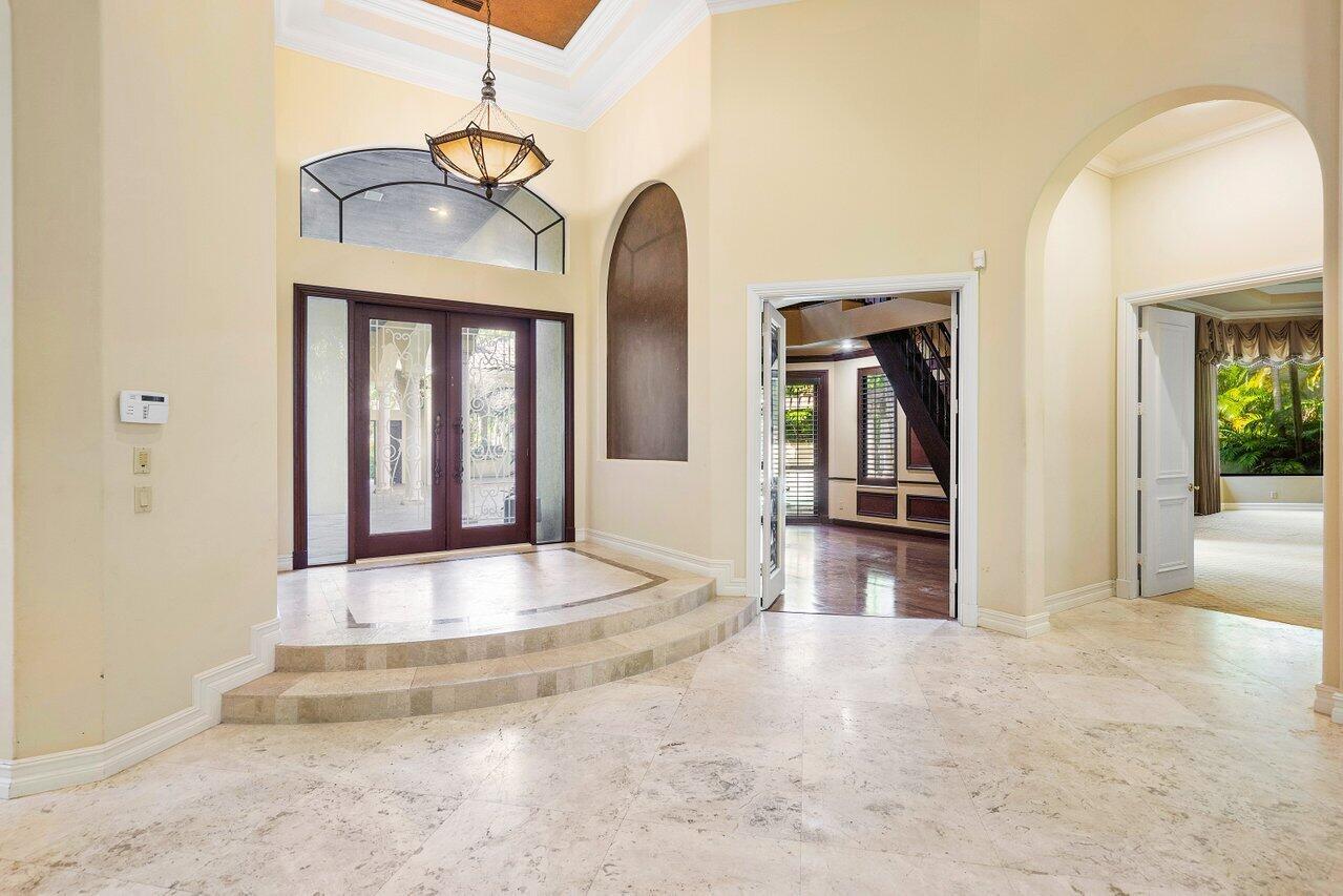 5975 Vintage Oaks Circle