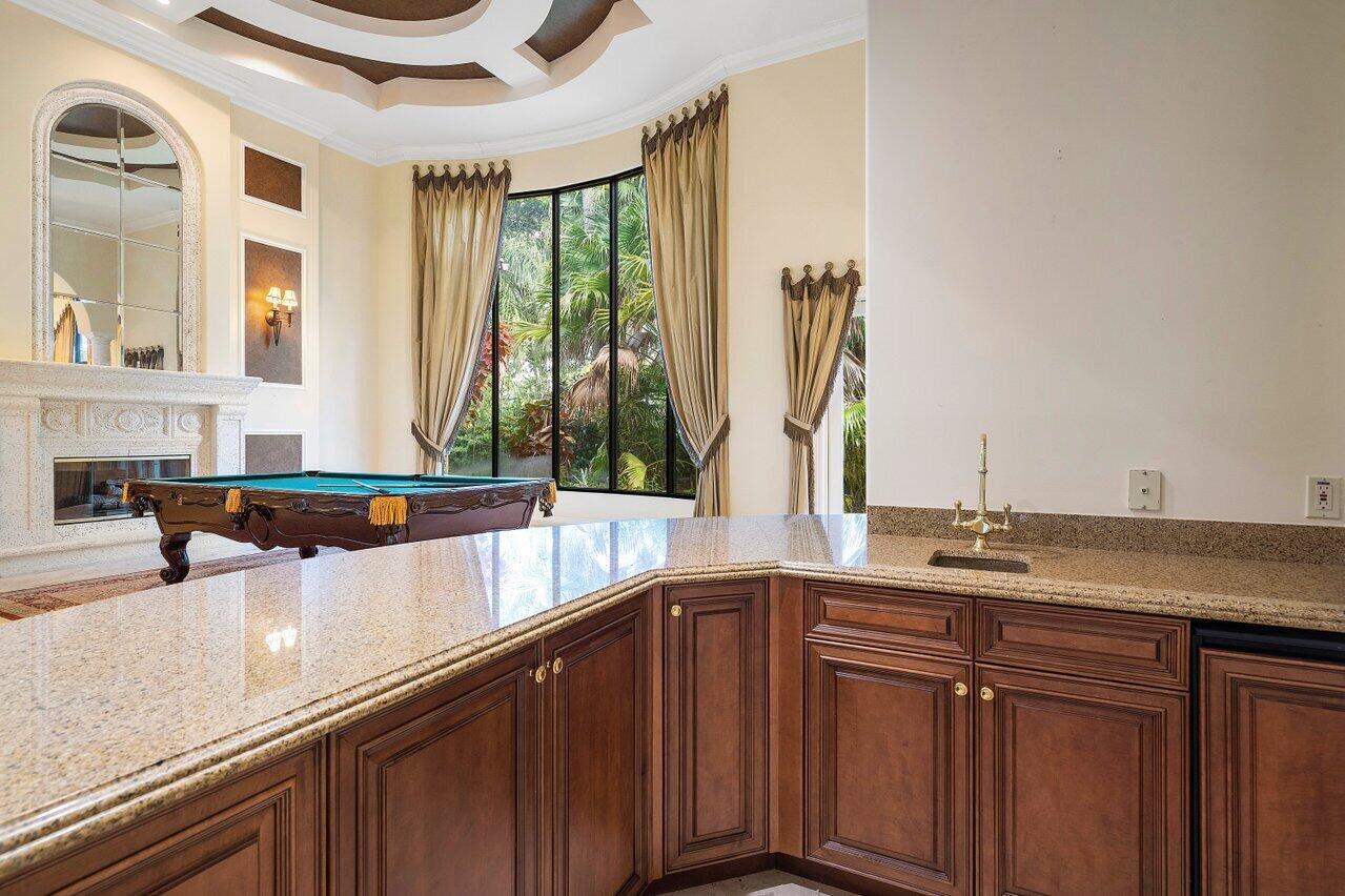 5975 Vintage Oaks Circle