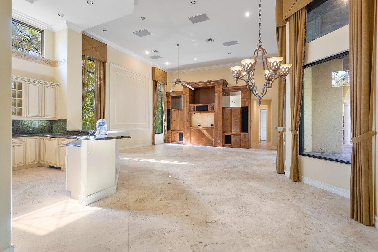 5975 Vintage Oaks Circle