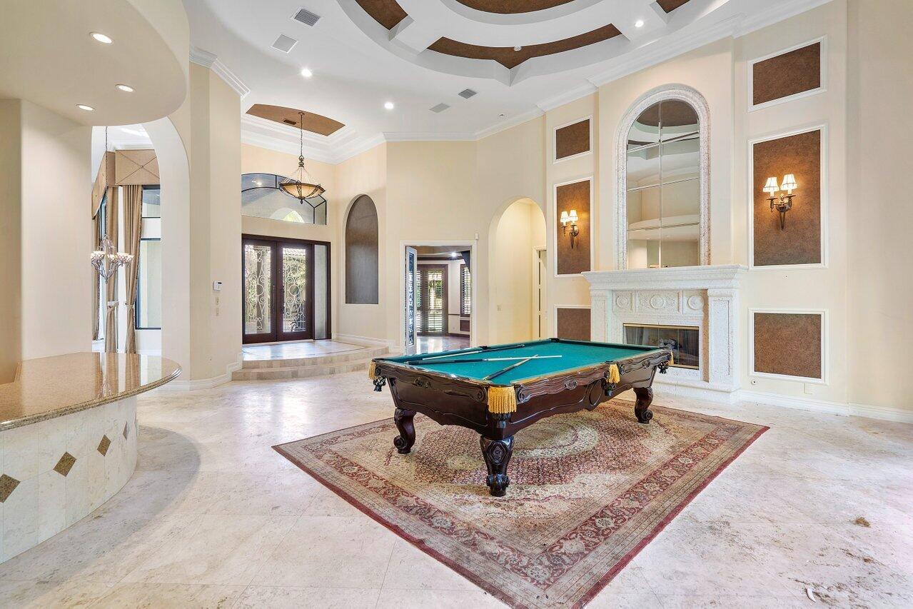 5975 Vintage Oaks Circle