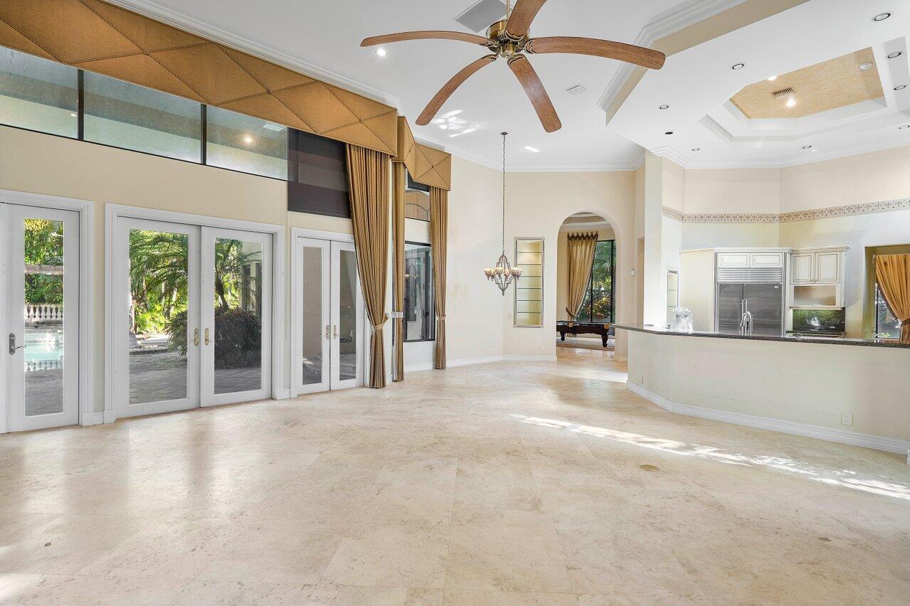 5975 Vintage Oaks Circle