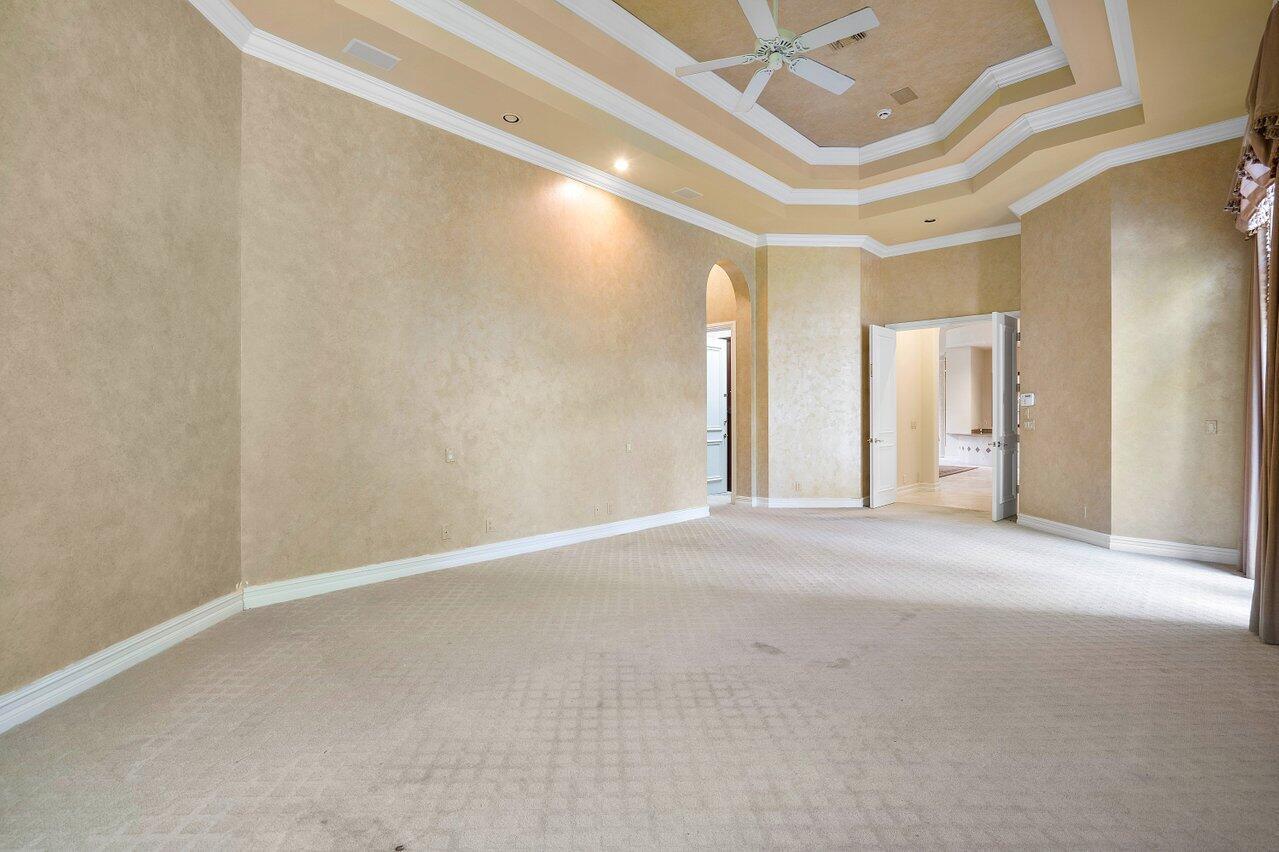 5975 Vintage Oaks Circle