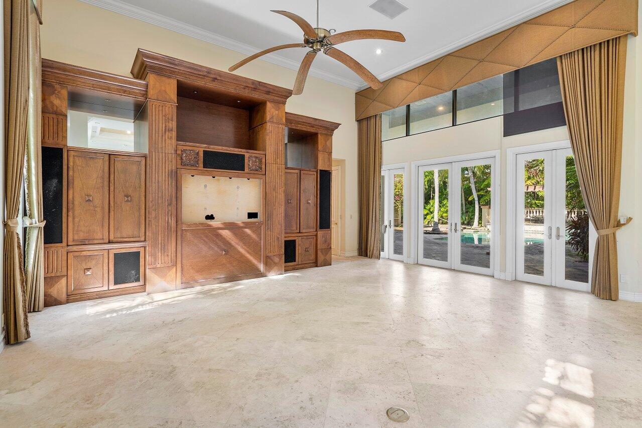 5975 Vintage Oaks Circle