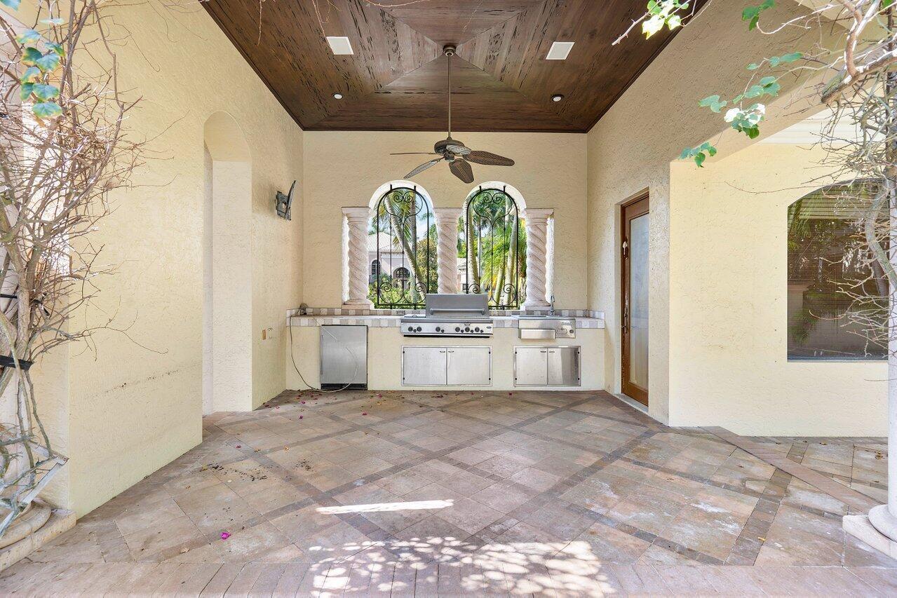 5975 Vintage Oaks Circle