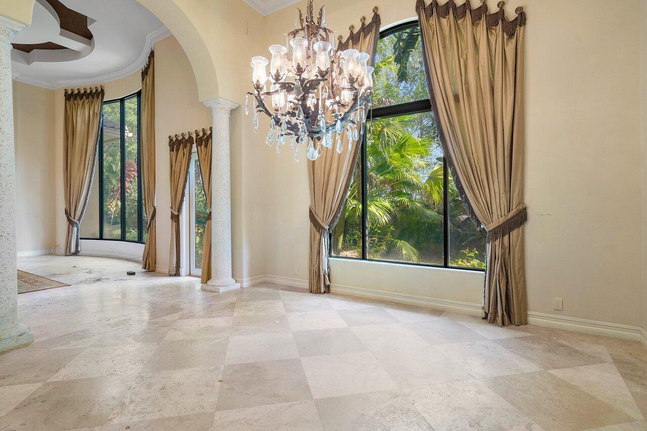 5975 Vintage Oaks Circle