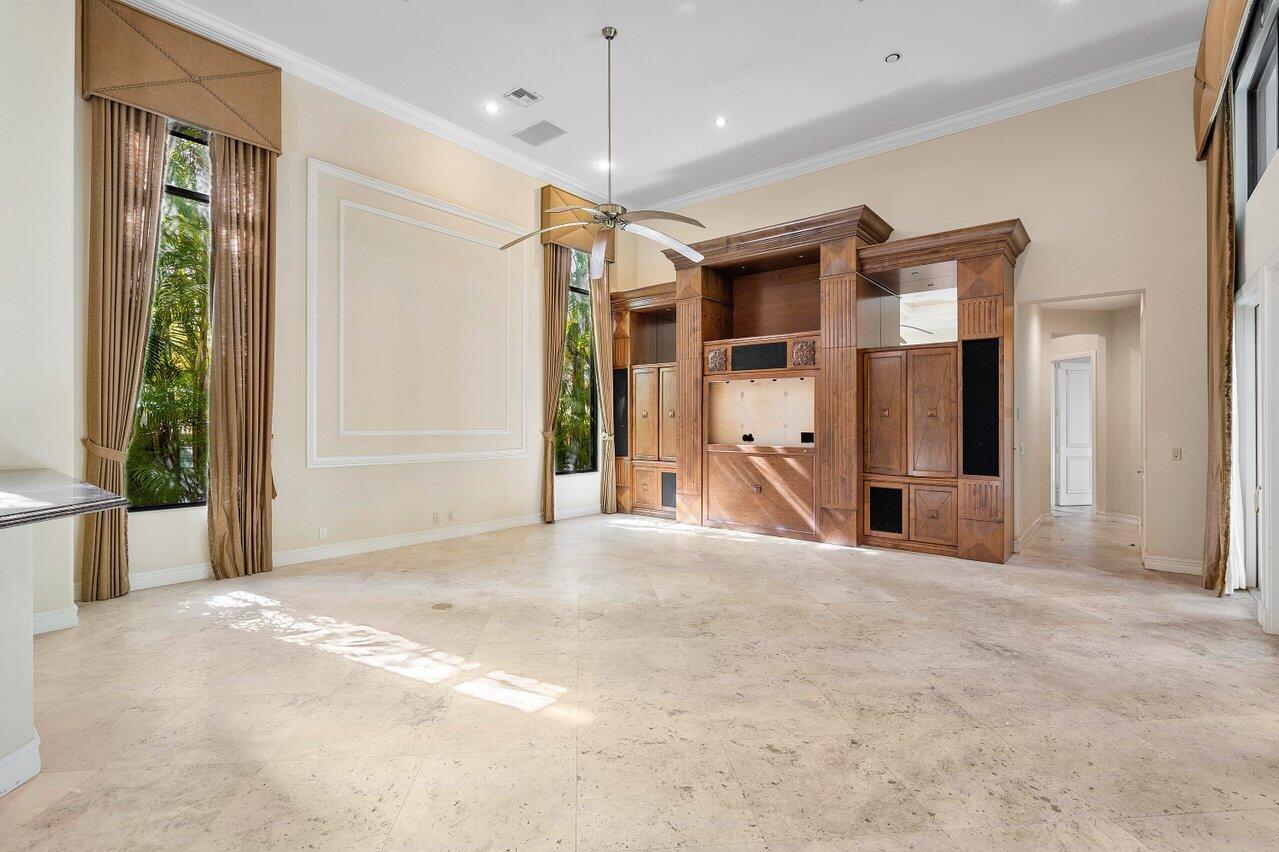 5975 Vintage Oaks Circle