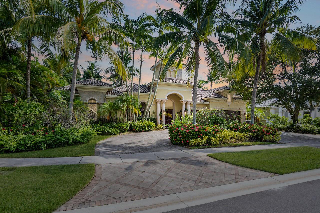 5975 Vintage Oaks Circle