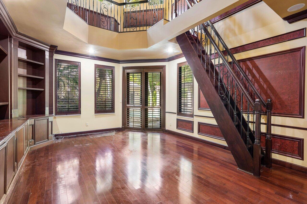 5975 Vintage Oaks Circle