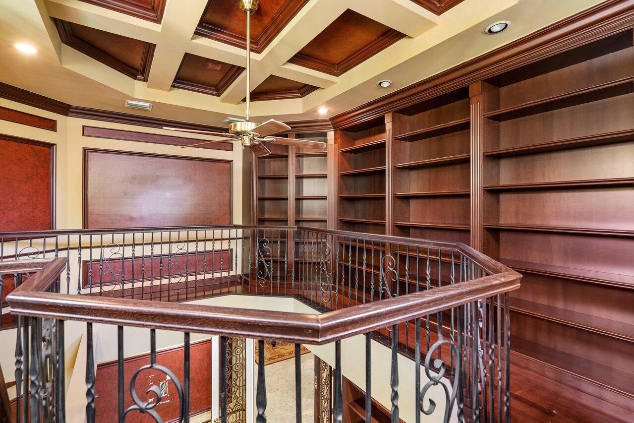 5975 Vintage Oaks Circle