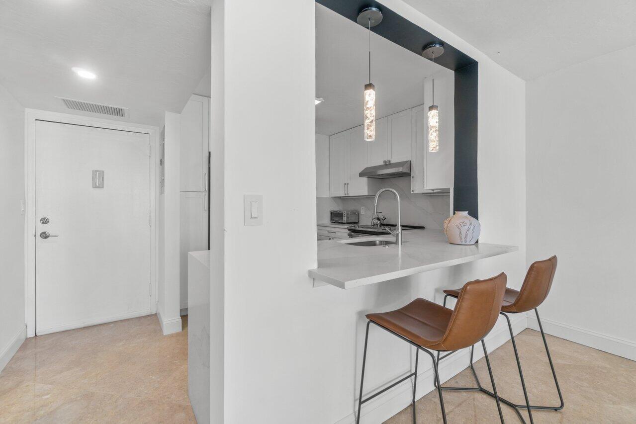 1170 N Federal Highway 1205