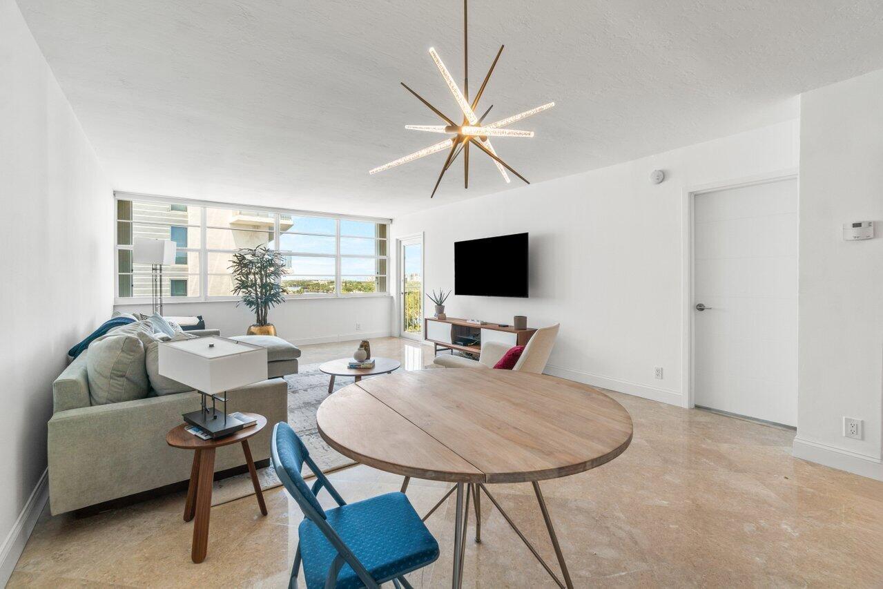 1170 N Federal Highway 1205