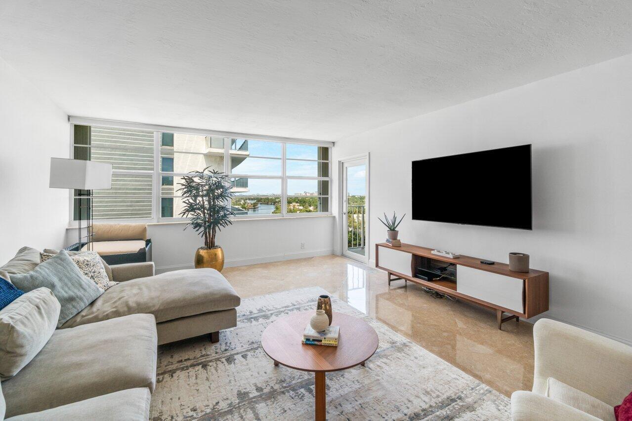 1170 N Federal Highway 1205