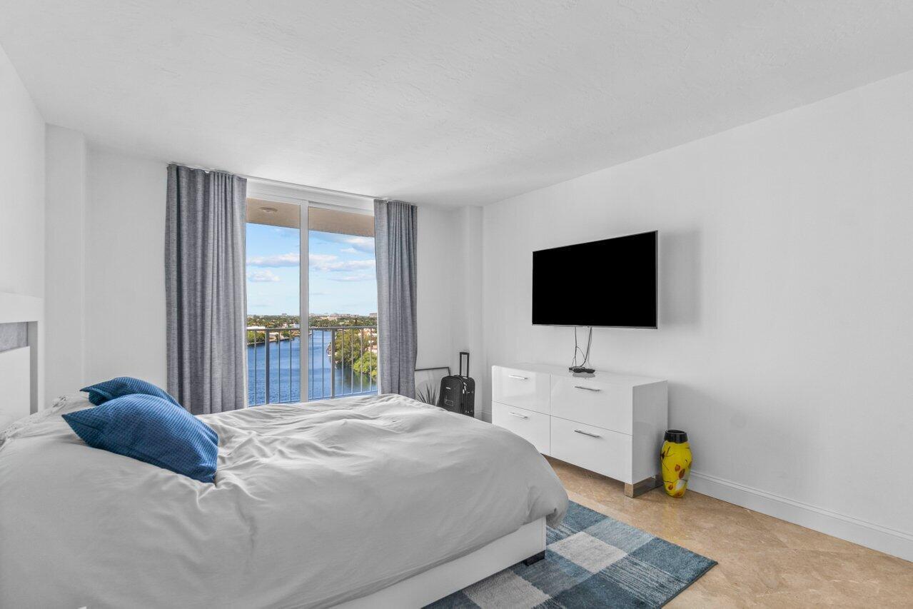 1170 N Federal Highway 1205