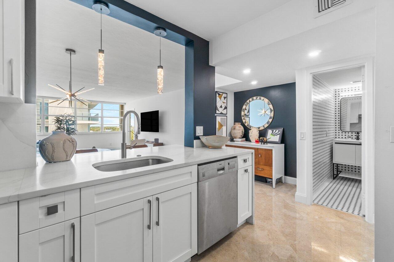 1170 N Federal Highway 1205