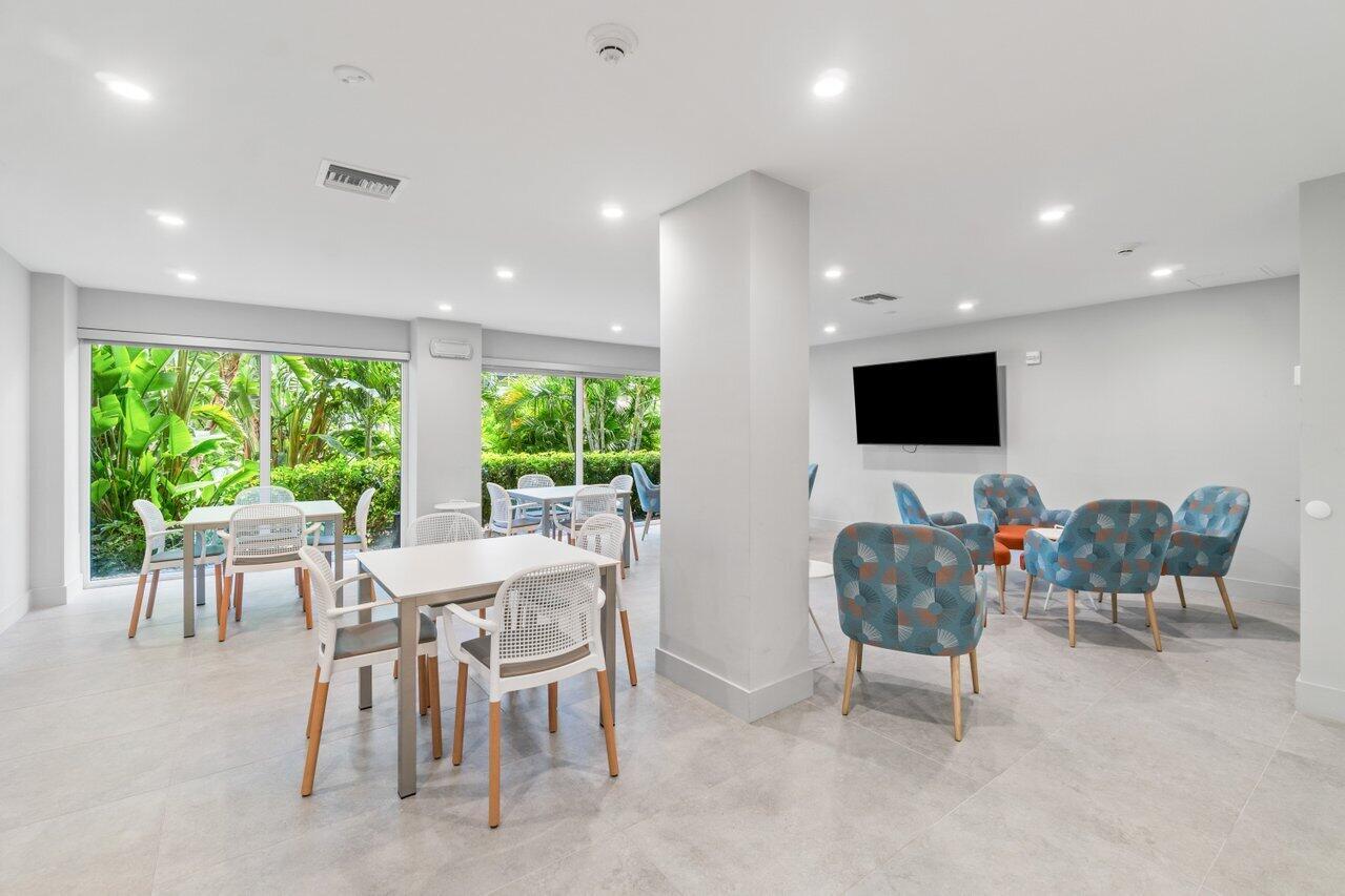 1170 N Federal Highway 1205