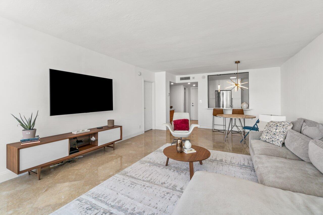 1170 N Federal Highway 1205