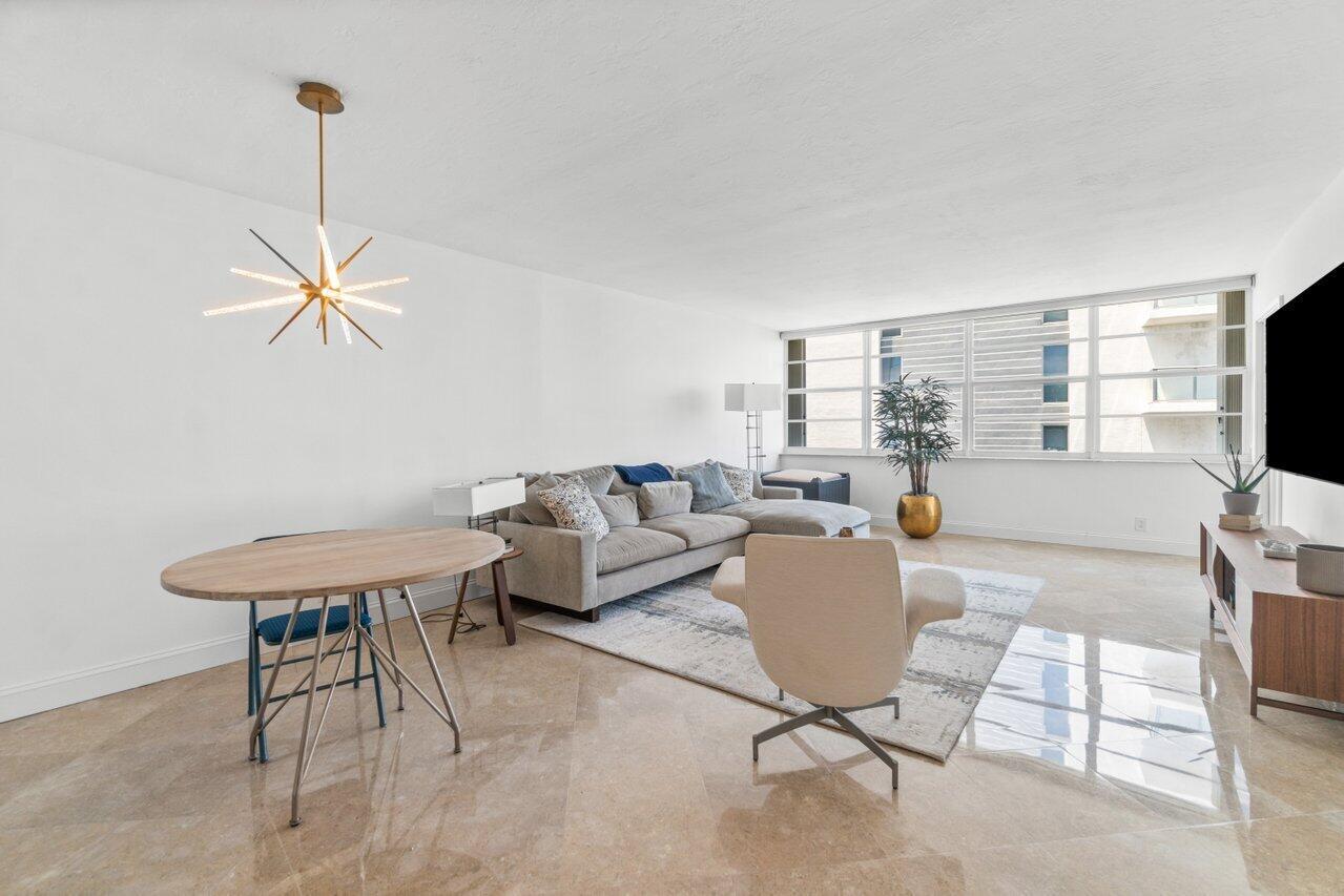 1170 N Federal Highway 1205