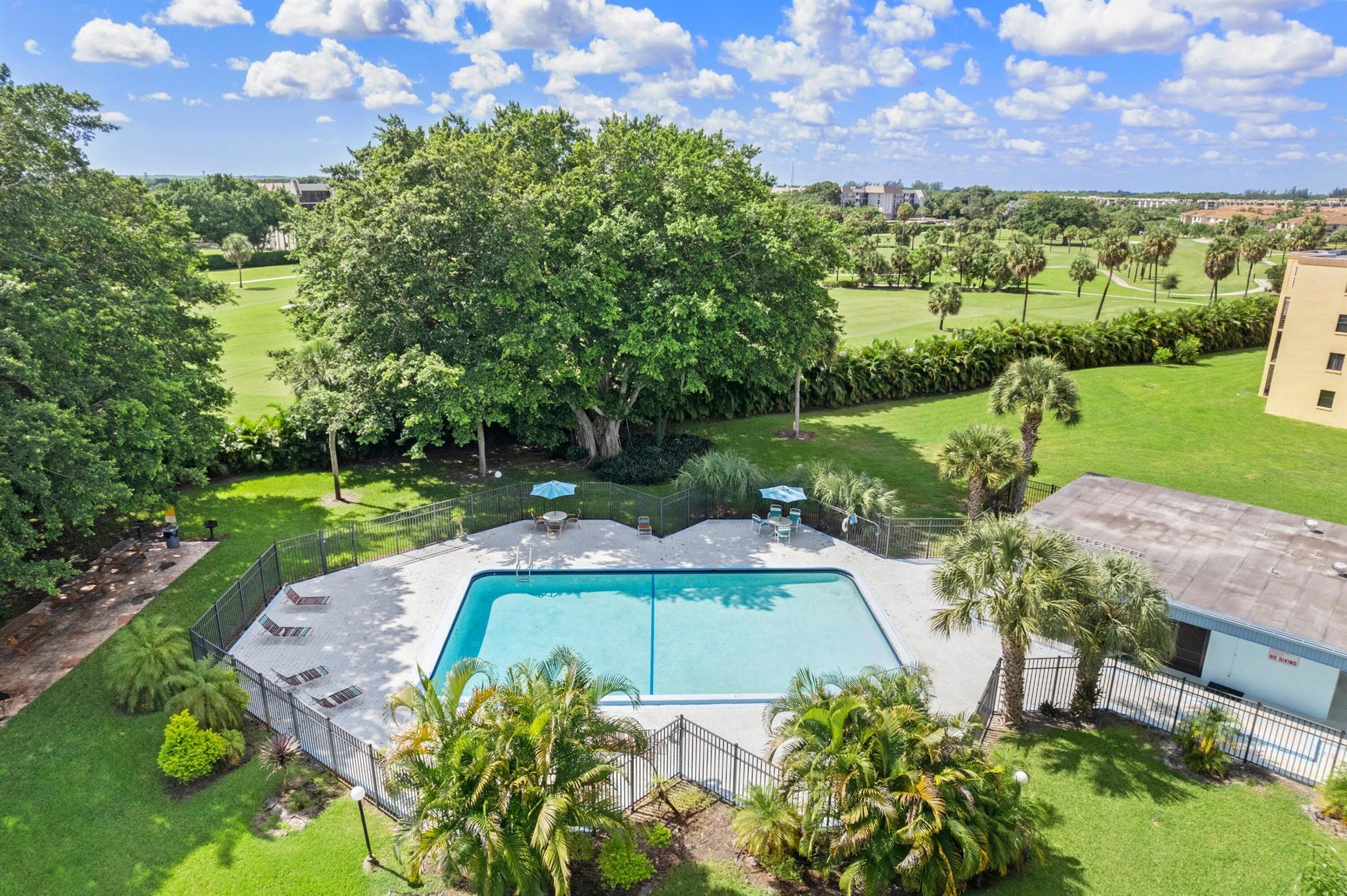 9440 SW 8th Street 415