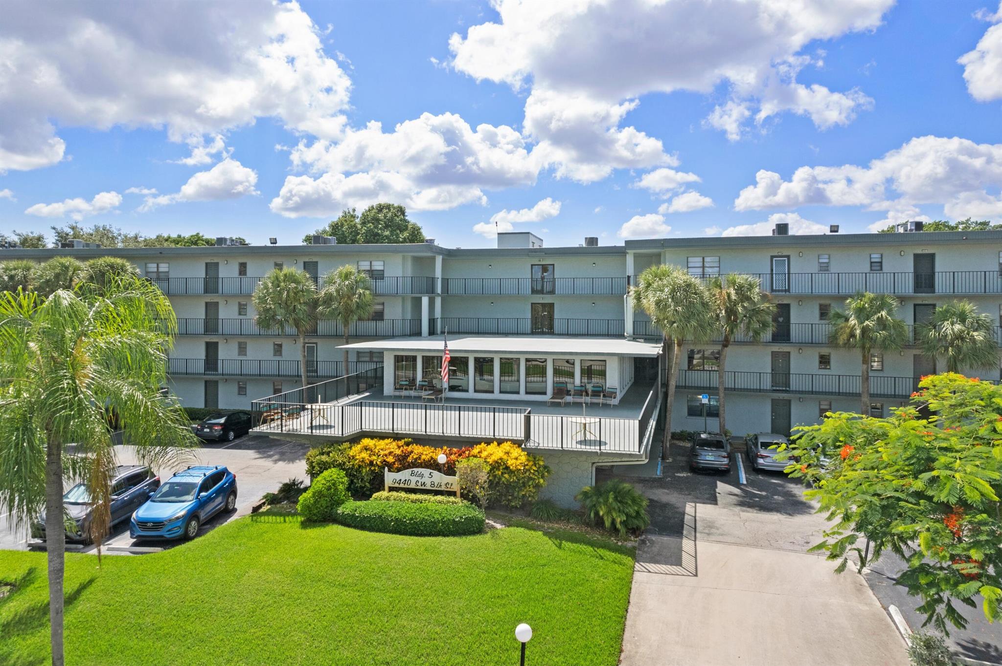 9440 SW 8th Street 415