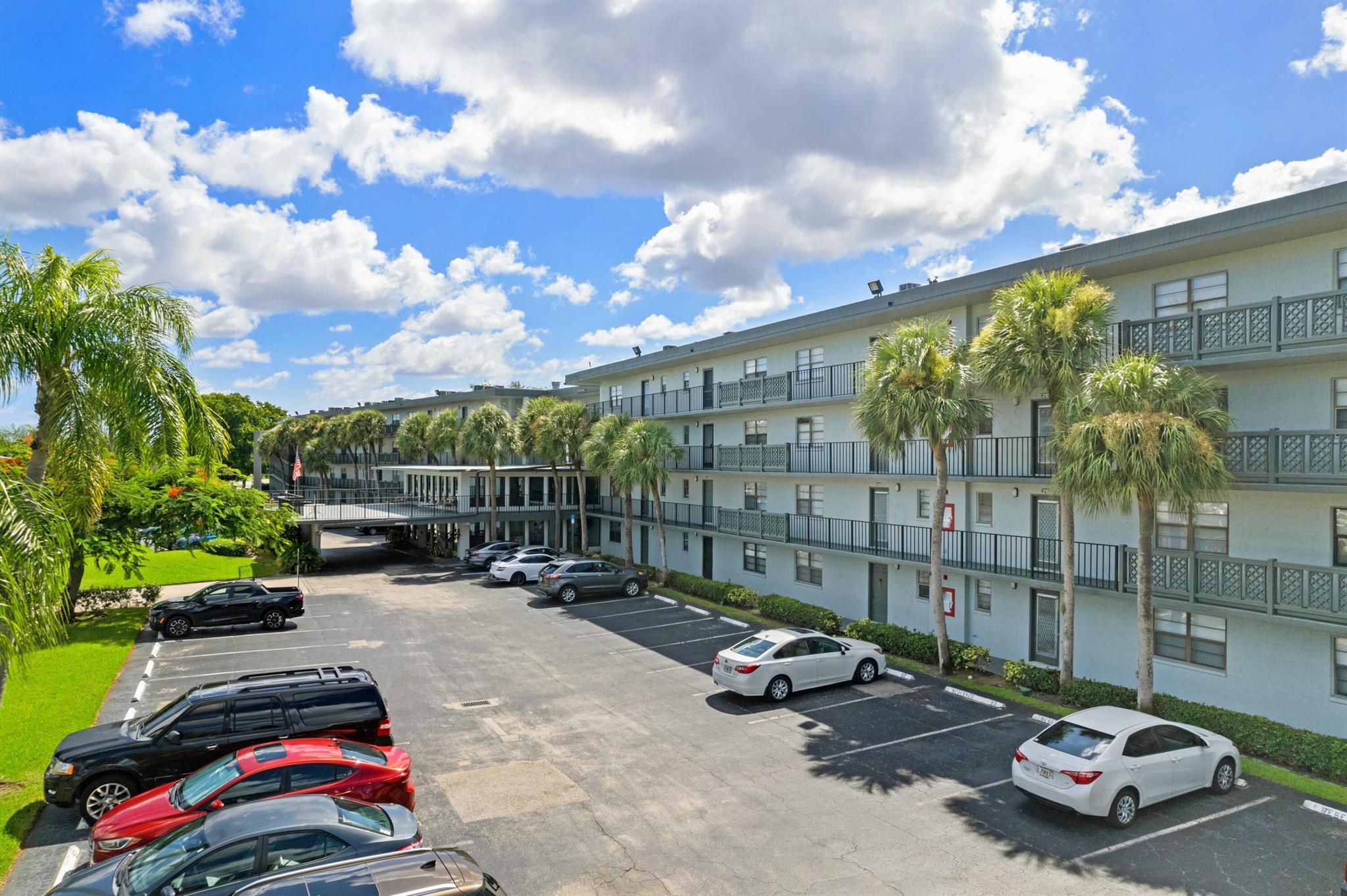 9440 SW 8th Street 415