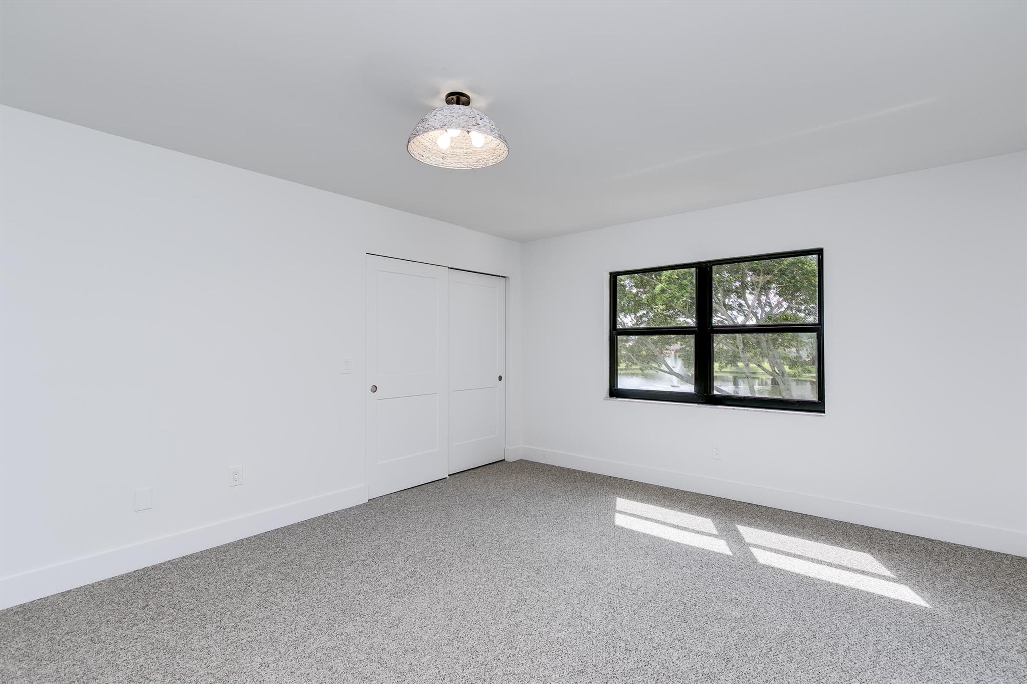 9293 Vista Del Lago 15f