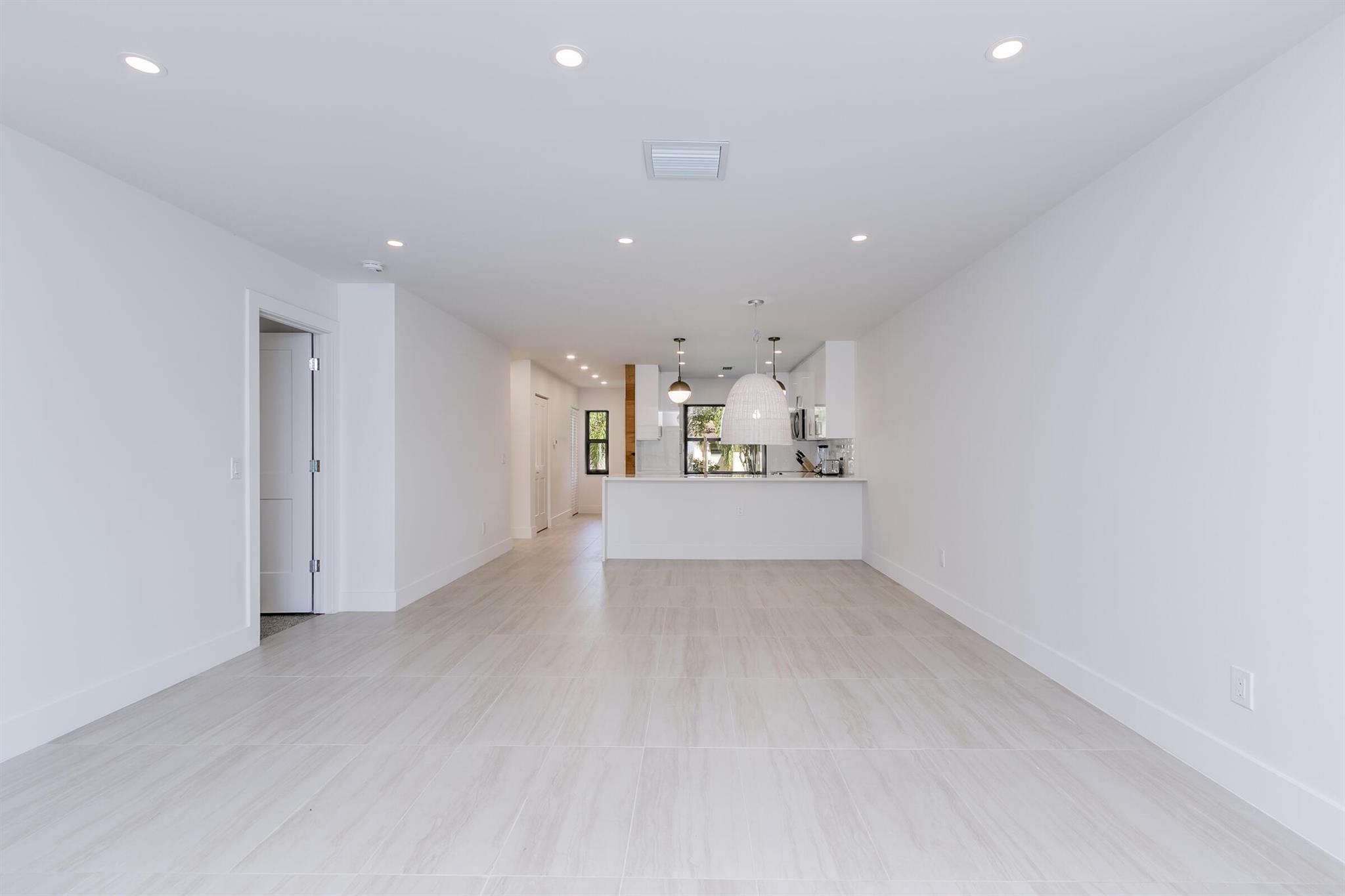 9293 Vista Del Lago 15f