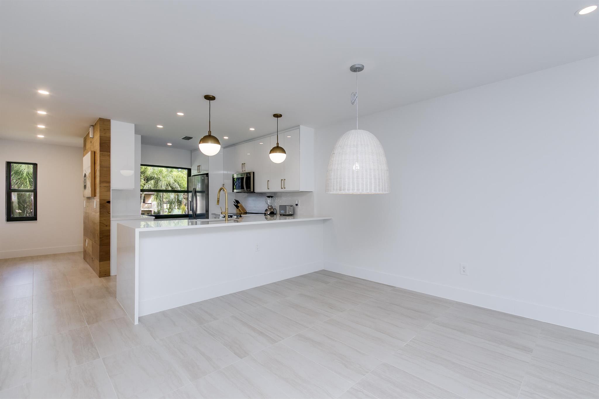 9293 Vista Del Lago 15f