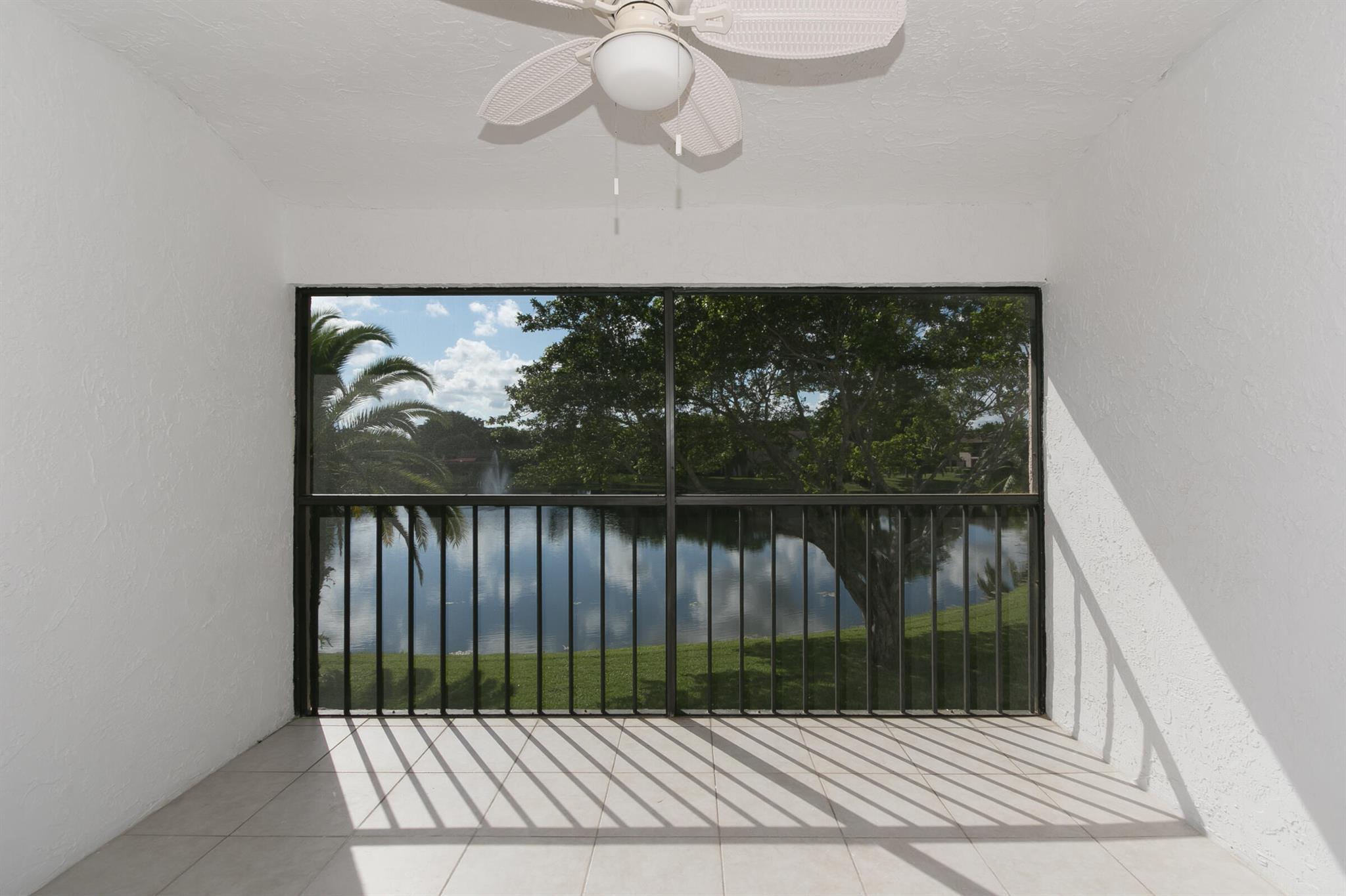 9293 Vista Del Lago 15f