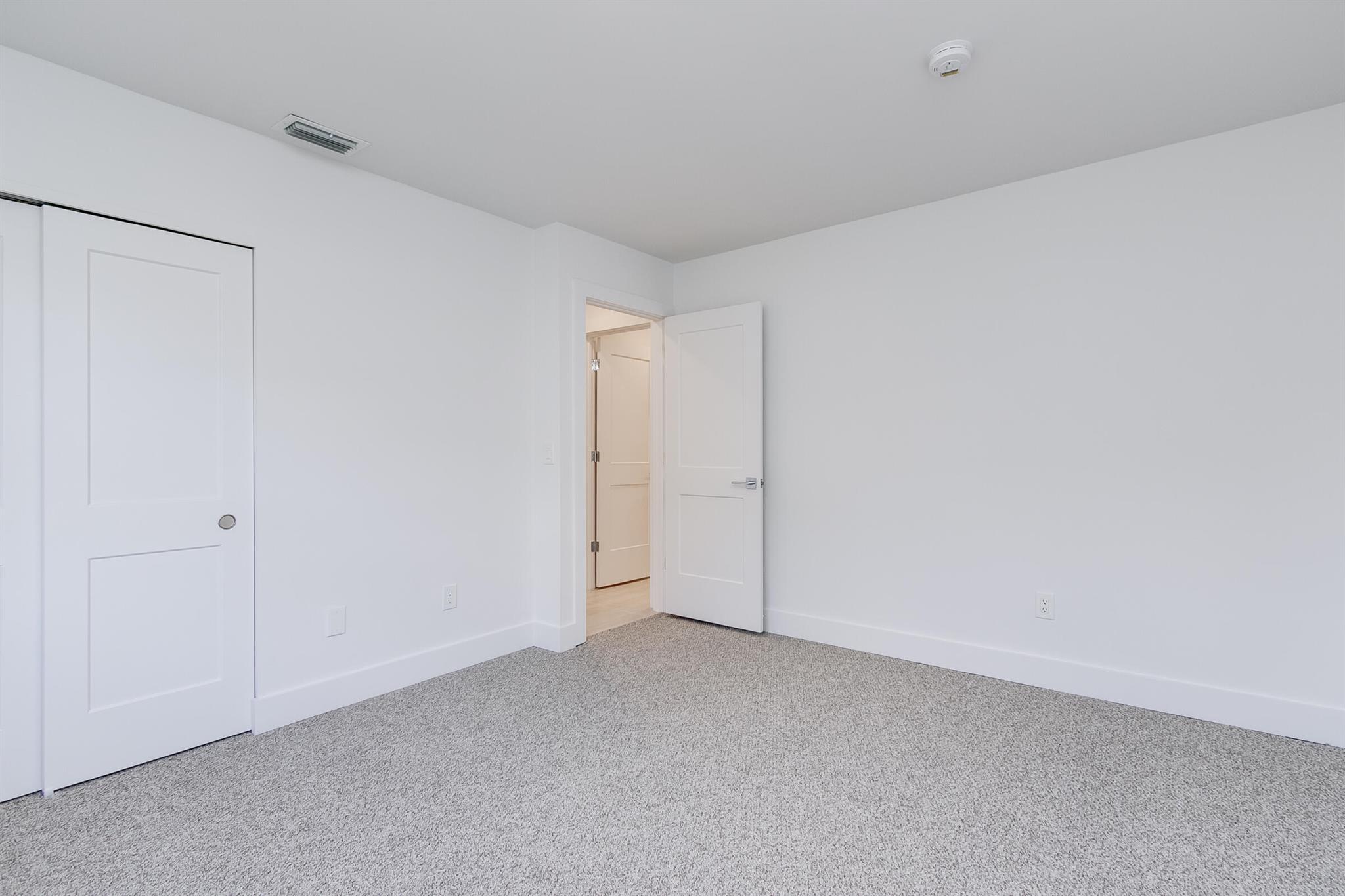 9293 Vista Del Lago 15f