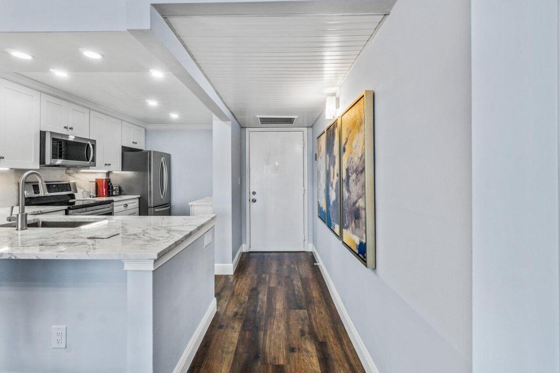 14 Royal Palm Way Unit 504