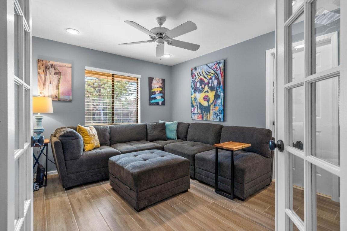 5600 Coach House Circle H