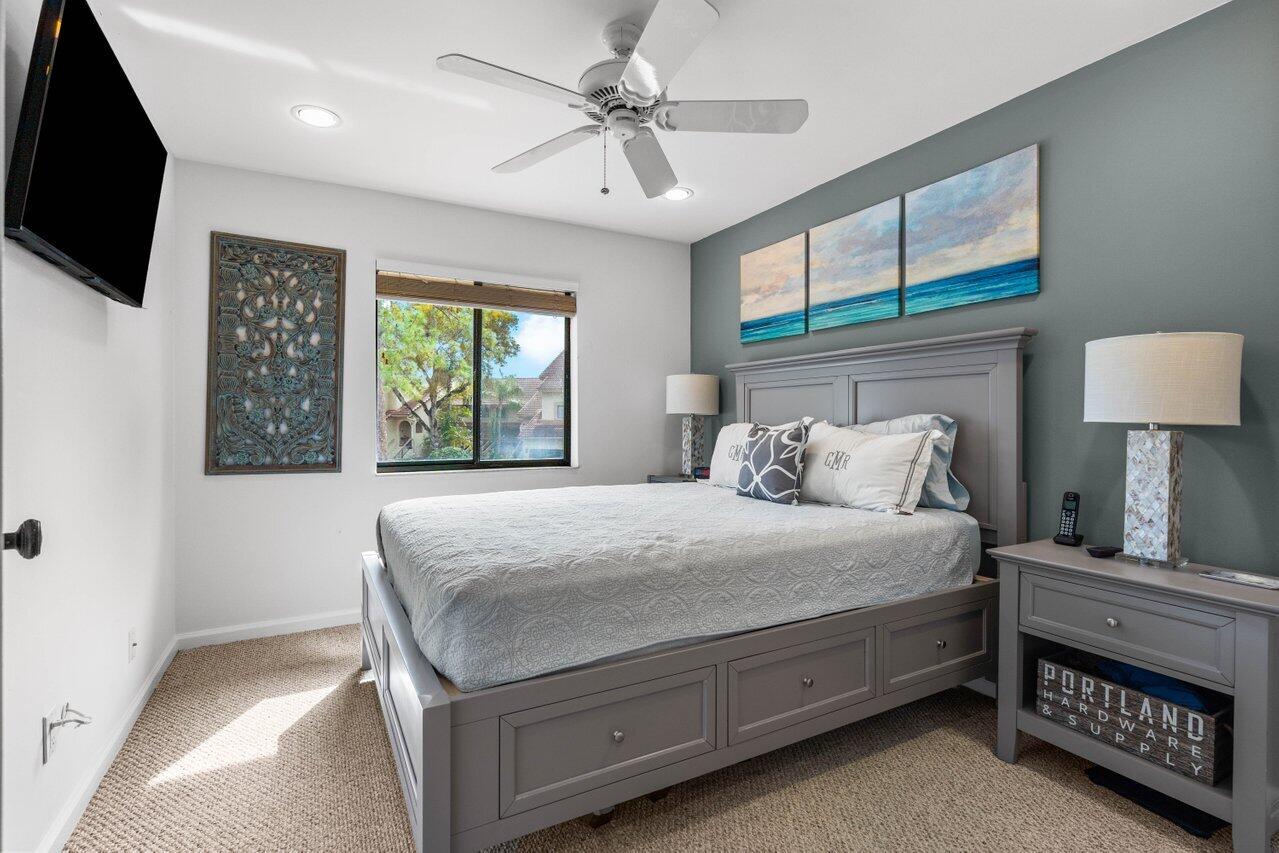 5600 Coach House Circle H