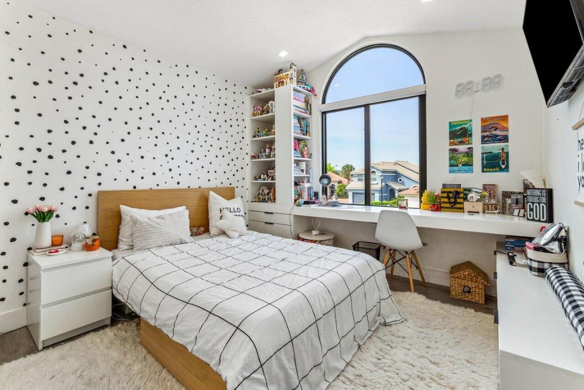 20896 La Questa Court