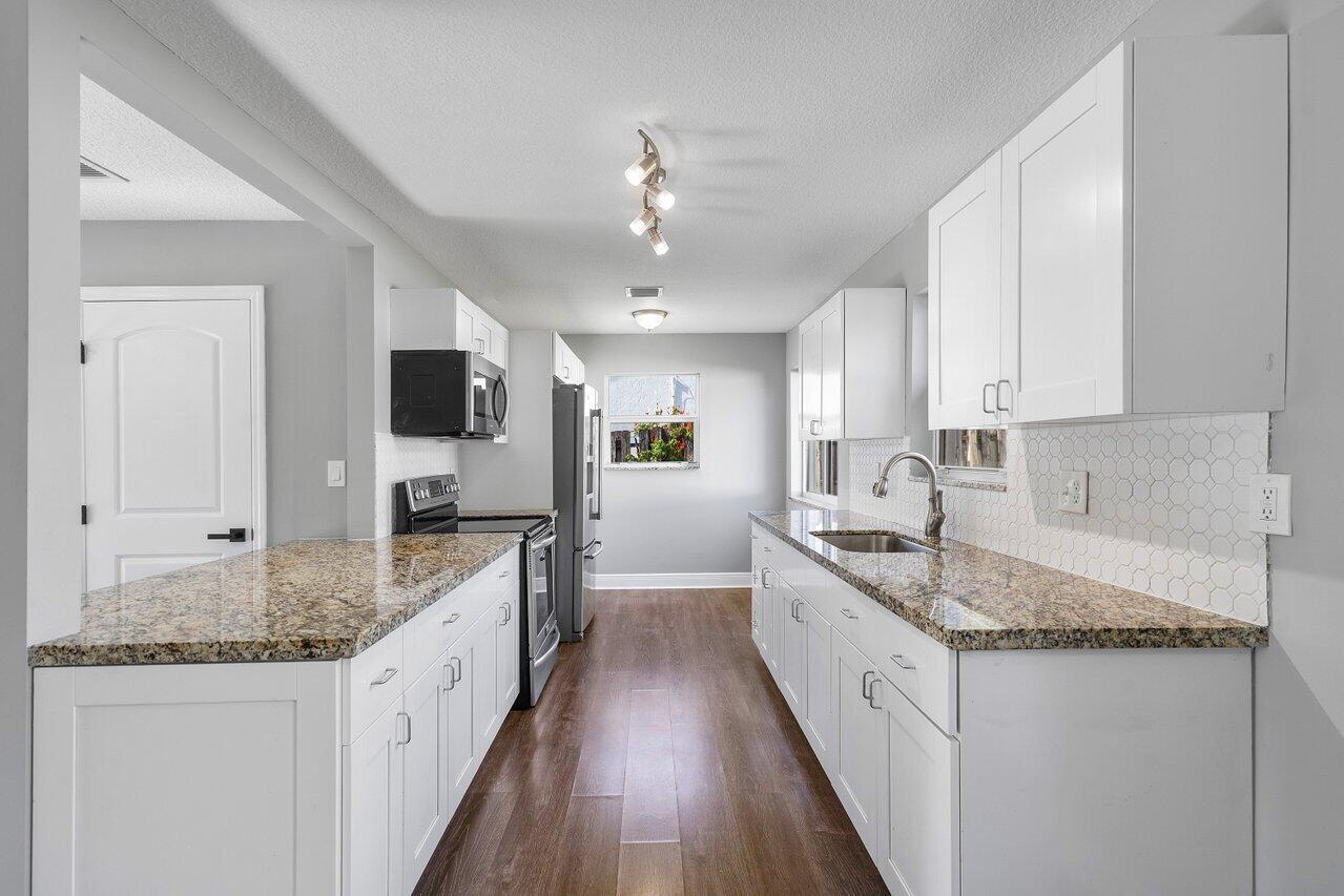 611 Lindell Boulevard