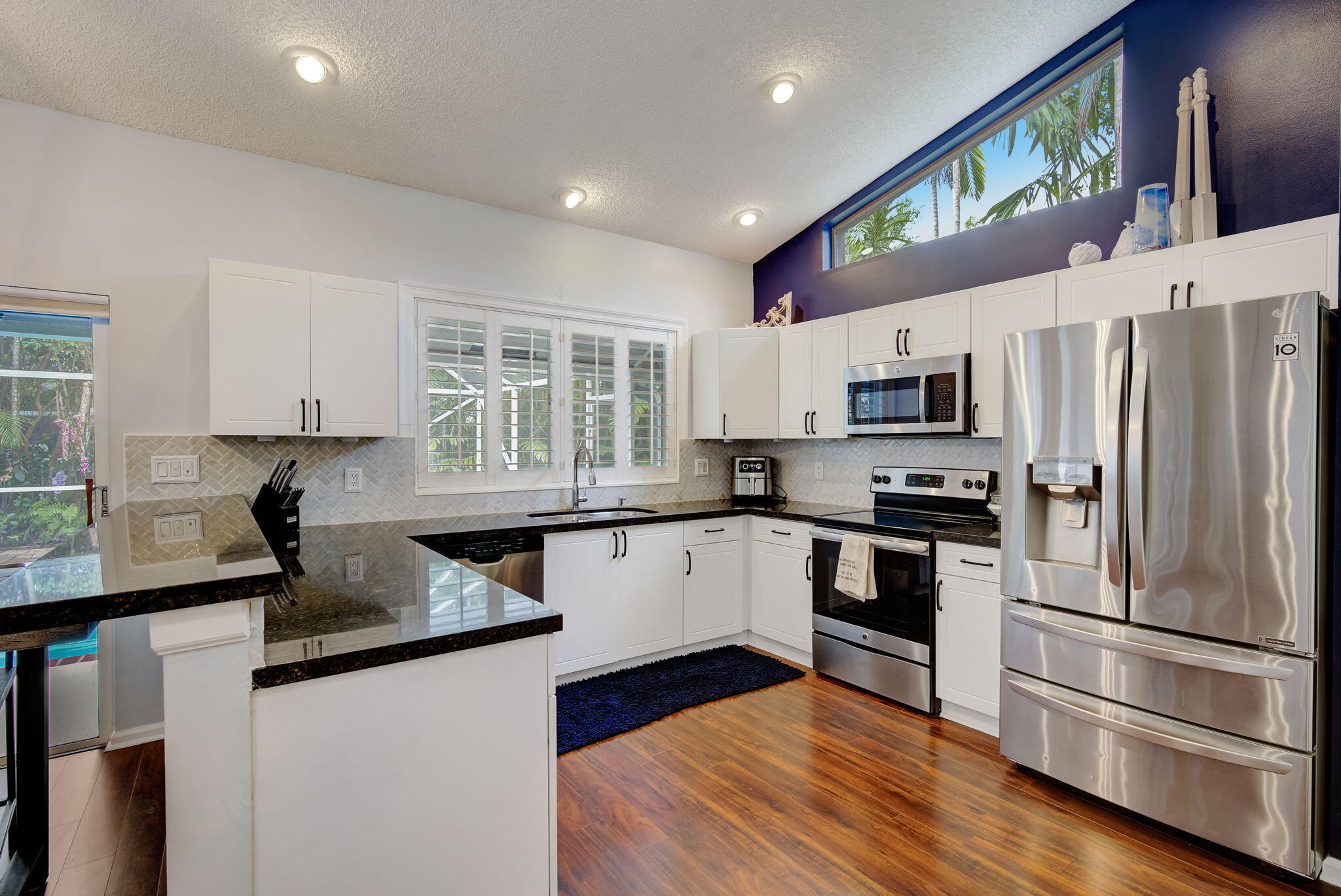 10663 Avenida Santa Ana