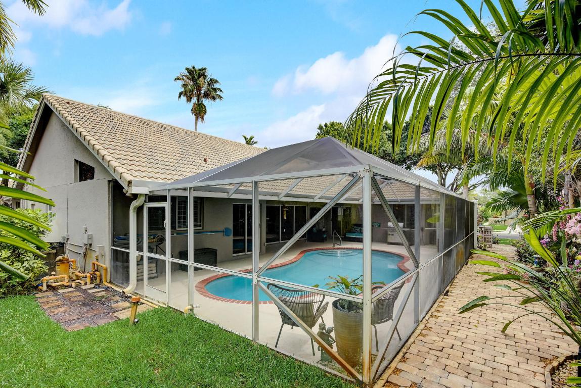 10663 Avenida Santa Ana