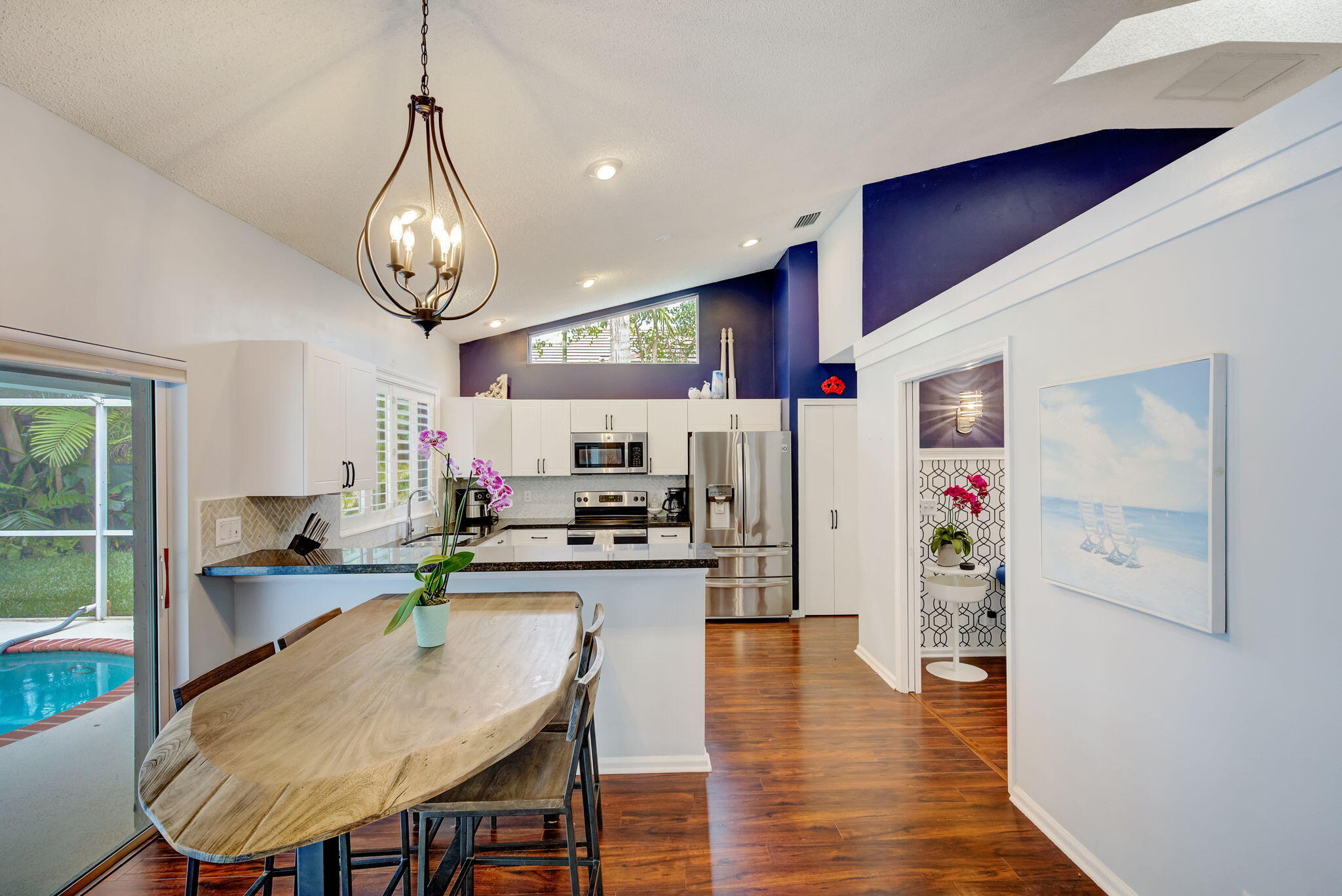 10663 Avenida Santa Ana