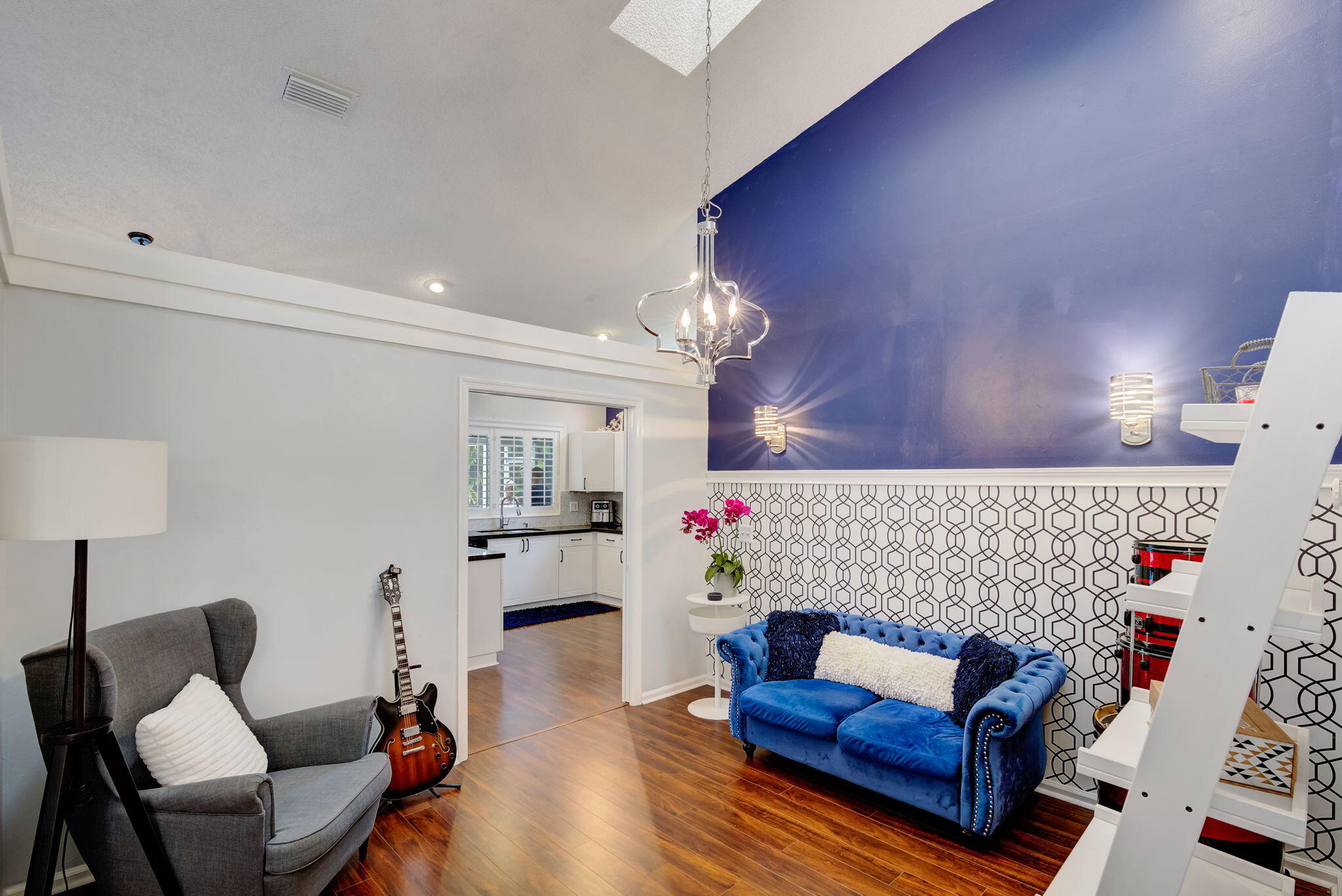 10663 Avenida Santa Ana