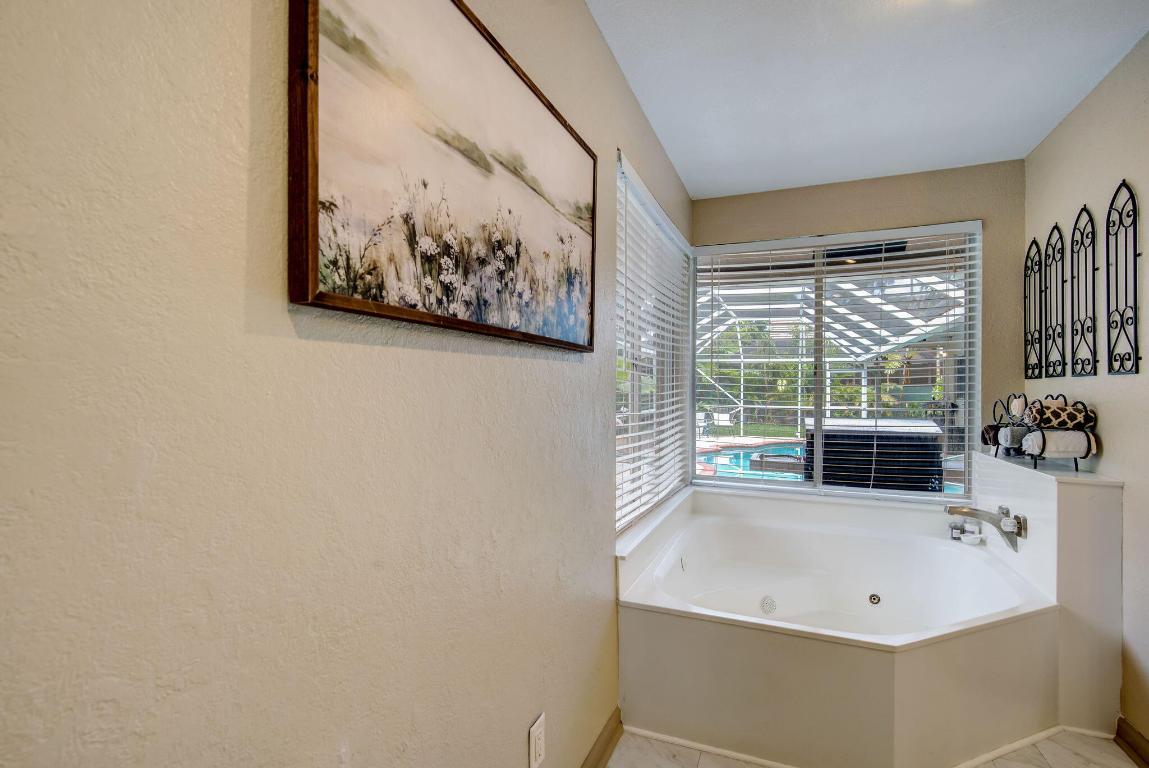 10663 Avenida Santa Ana