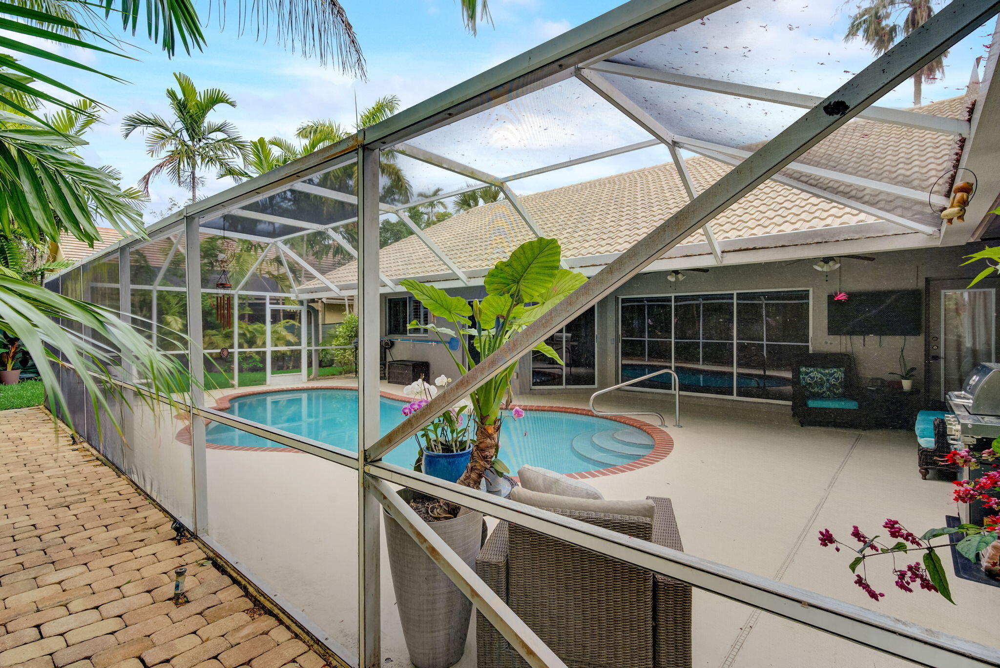 10663 Avenida Santa Ana