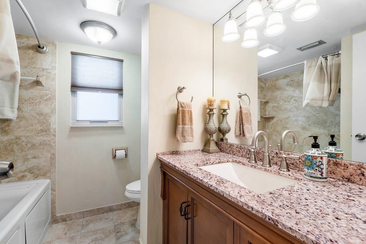 3755 Via Poinciana 216