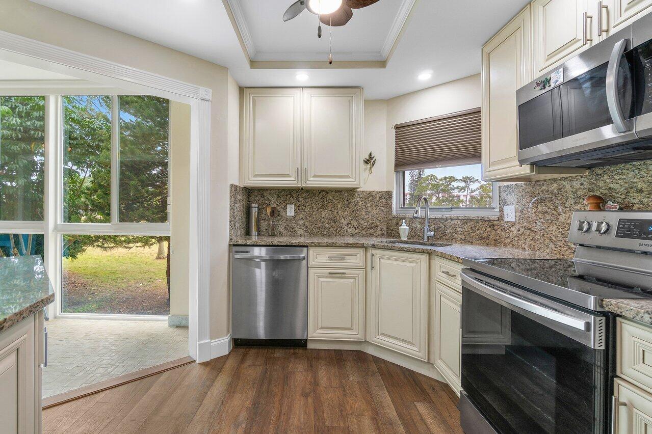 3755 Via Poinciana 216