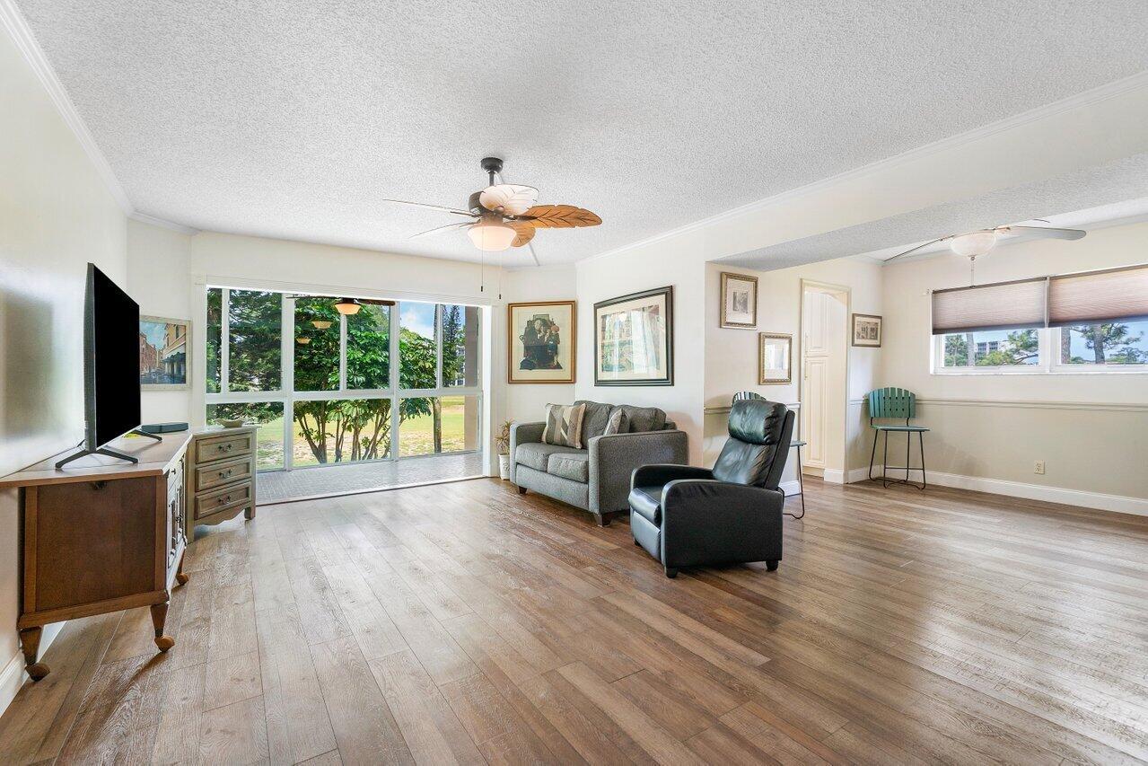 3755 Via Poinciana 216