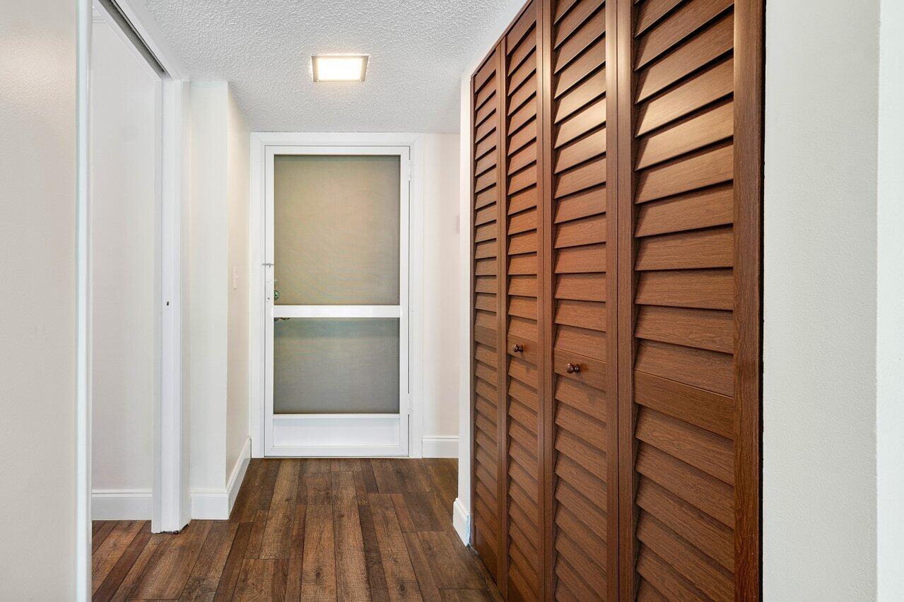 3755 Via Poinciana 216