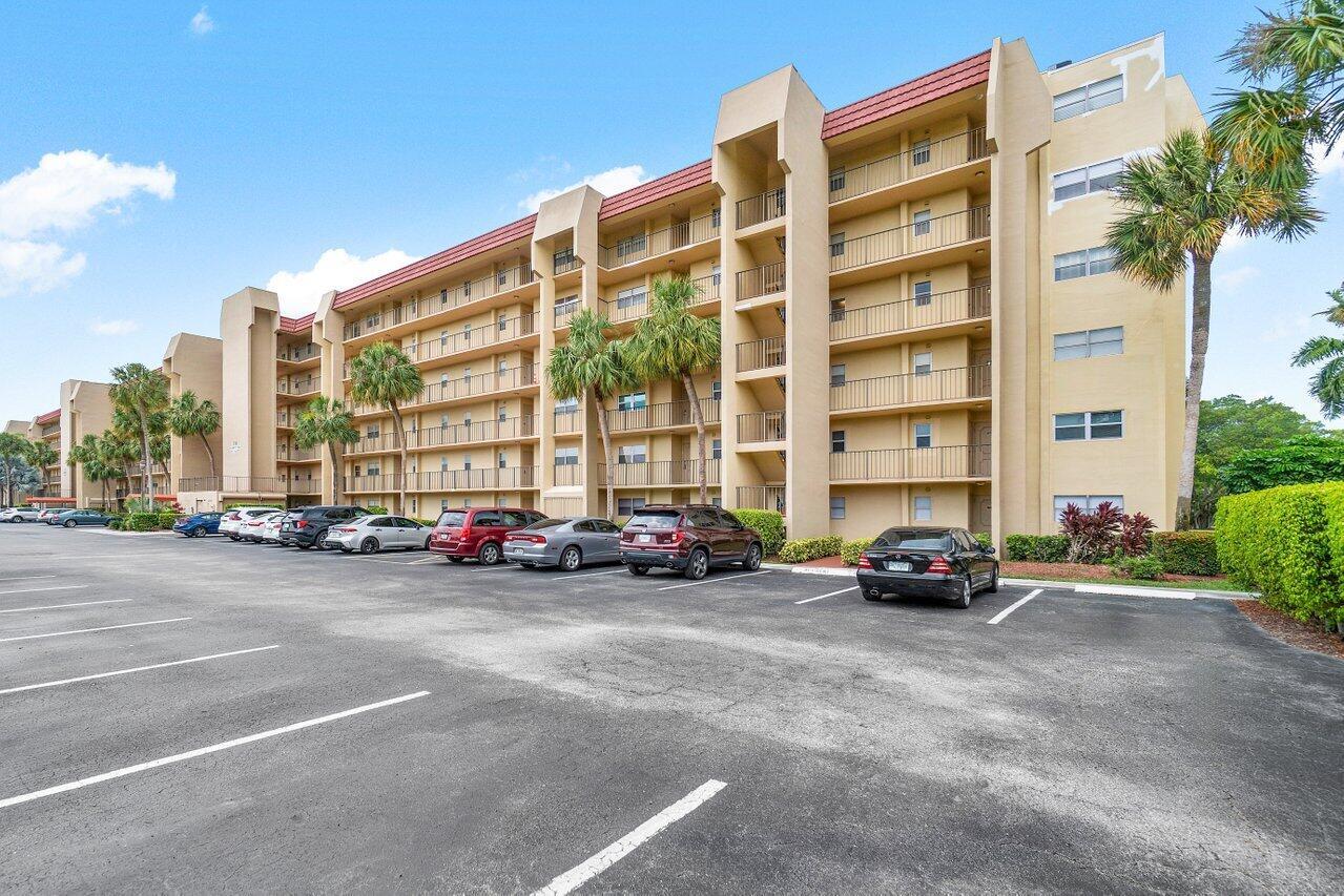 3755 Via Poinciana 216